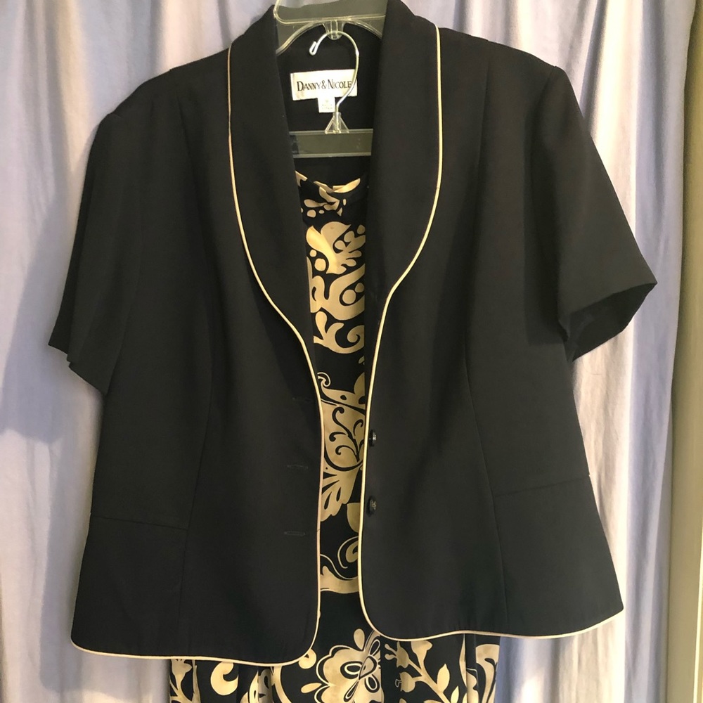 Danny & Nicole sz18 navy/beige skirt&jacket combo